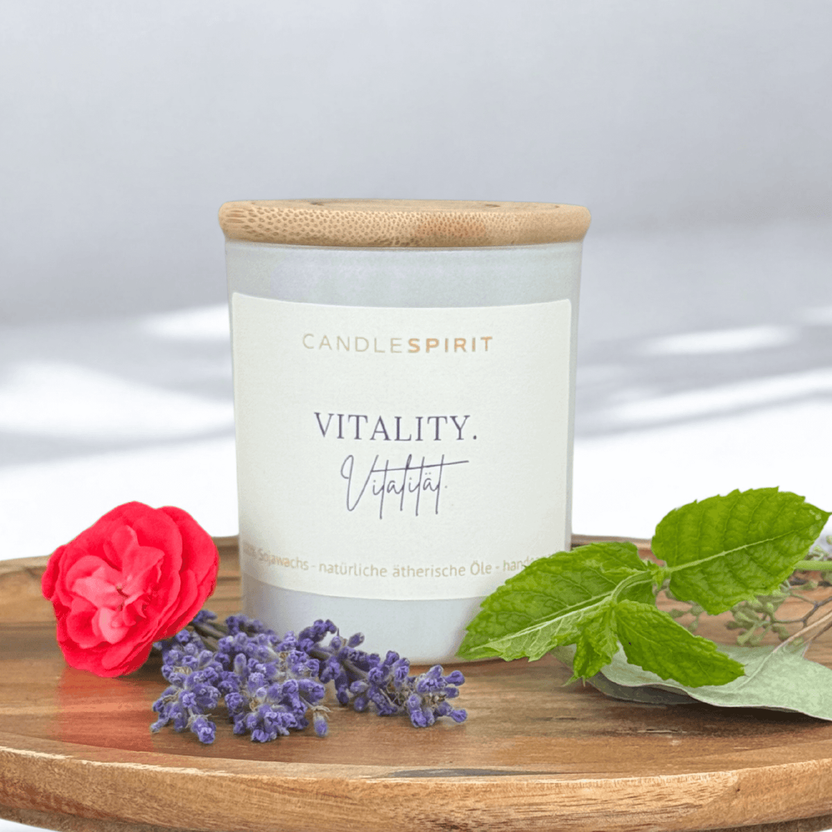 Duftkerze "VITALITY. Vitalität" mit natürlicher Pfefferminze, Eukalyptus & Audio Meditation