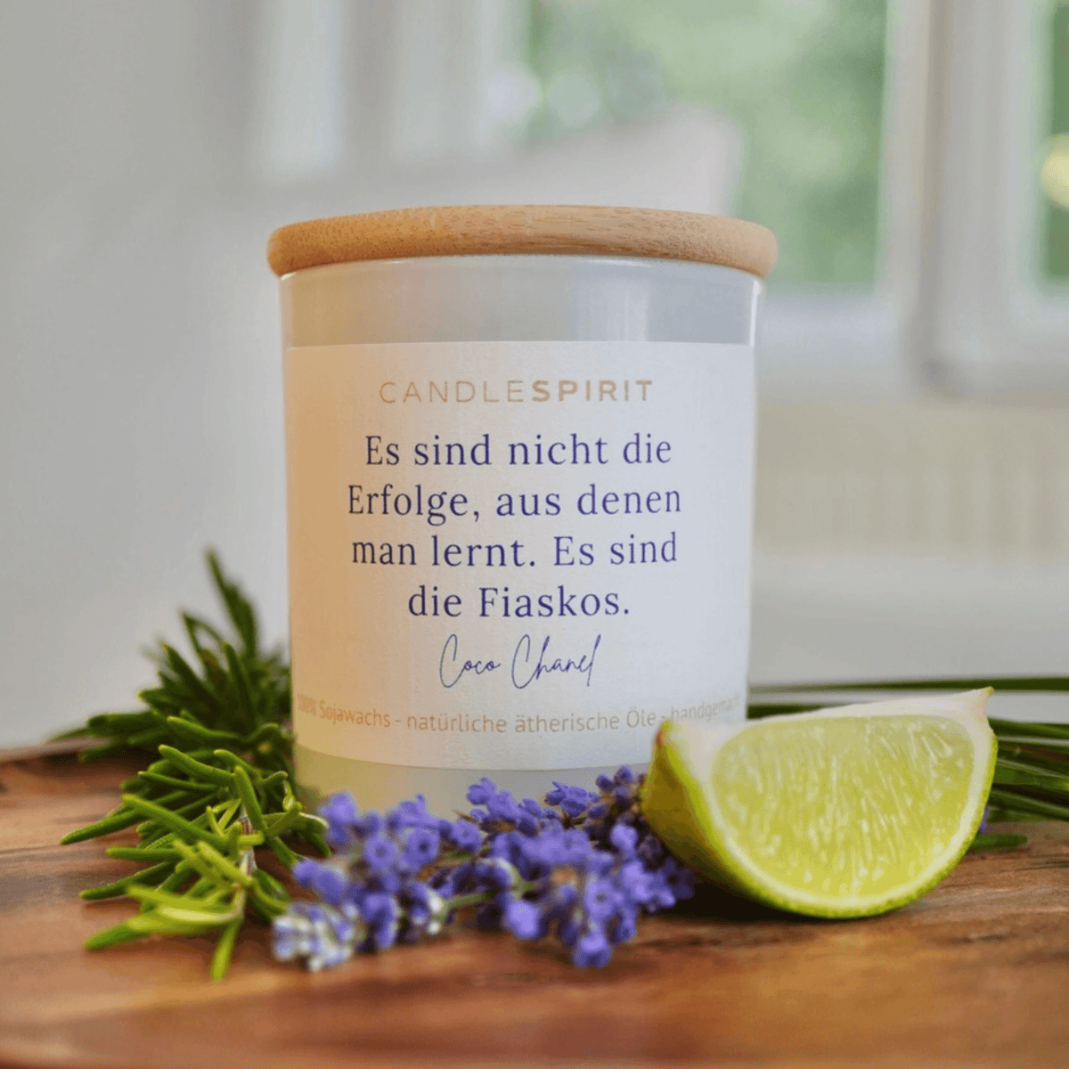 Duftkerze "Es sind nicht die Erfolge, aus denen man lernt, es sind die Fiaskos. Coco Chanel" mit ätherischen Ölen & Audio-Meditation