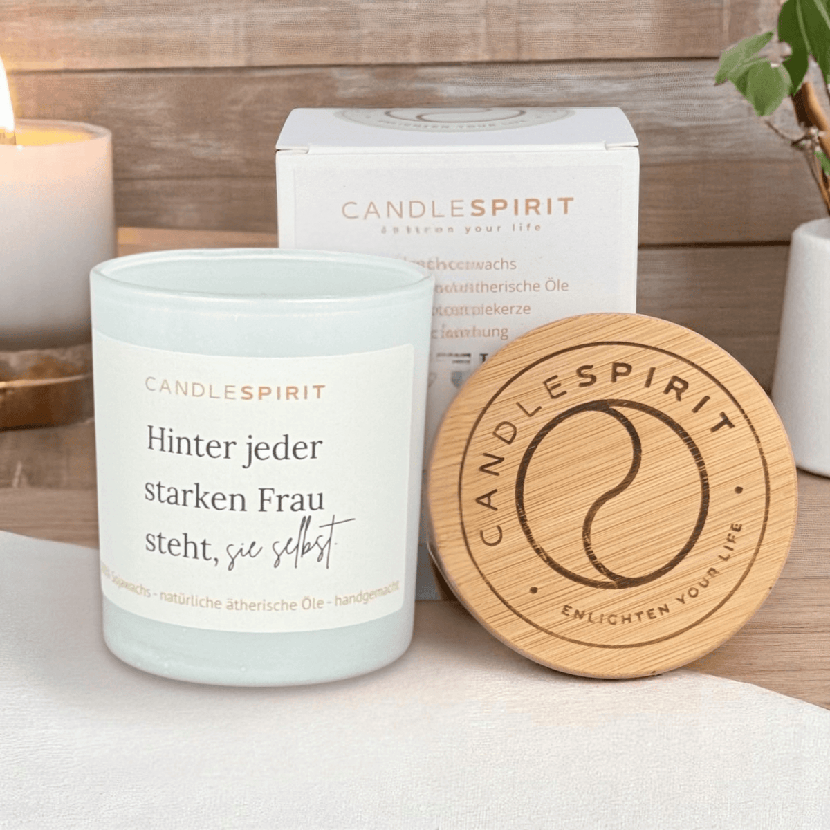 Duftkerze "Hinter jeder starken Frau steht sie selbst." mit ätherischen Ölen & Audio Meditation