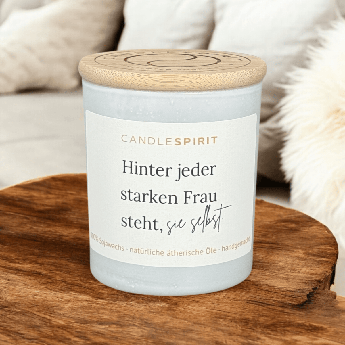 Duftkerze "Hinter jeder starken Frau steht sie selbst." mit ätherischen Ölen & Audio Meditation